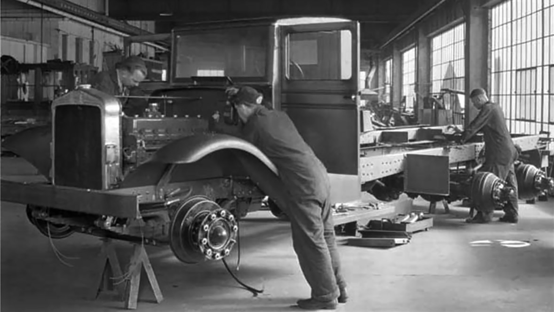 Truck assembly bays, Kenworth, Cascade neighborhood, Seattle, 1934