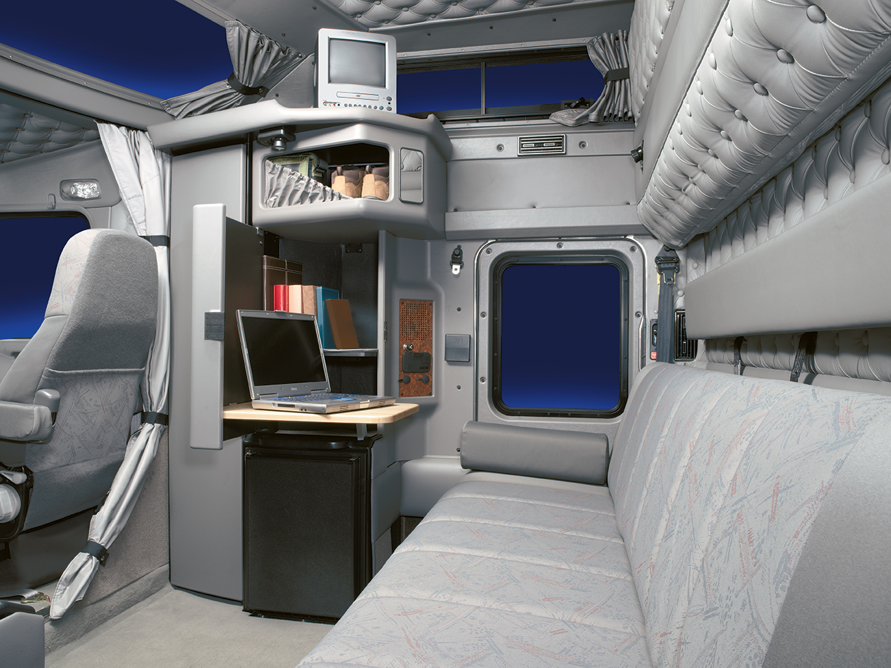 Kenworth AeroCab AERODYNE with a Diamond VIT interior